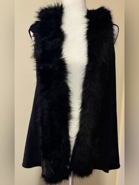 NWT Surell Black Faux Fur Trim Knit Swing Vest | One Size | Luxe Layering